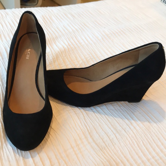 coach wedge pump